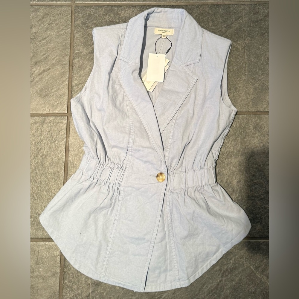 Habitual Sleeveless Collared Shirt Light Blue Cinched Waist Size XS NWT